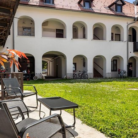 Rog Apartment With Furnished Courtyard Ljubljana Exterior photo